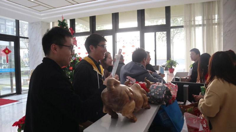 繽紛平安夜，歡樂圣誕節(jié) | 寶開舉辦第四季度員工集體生日會