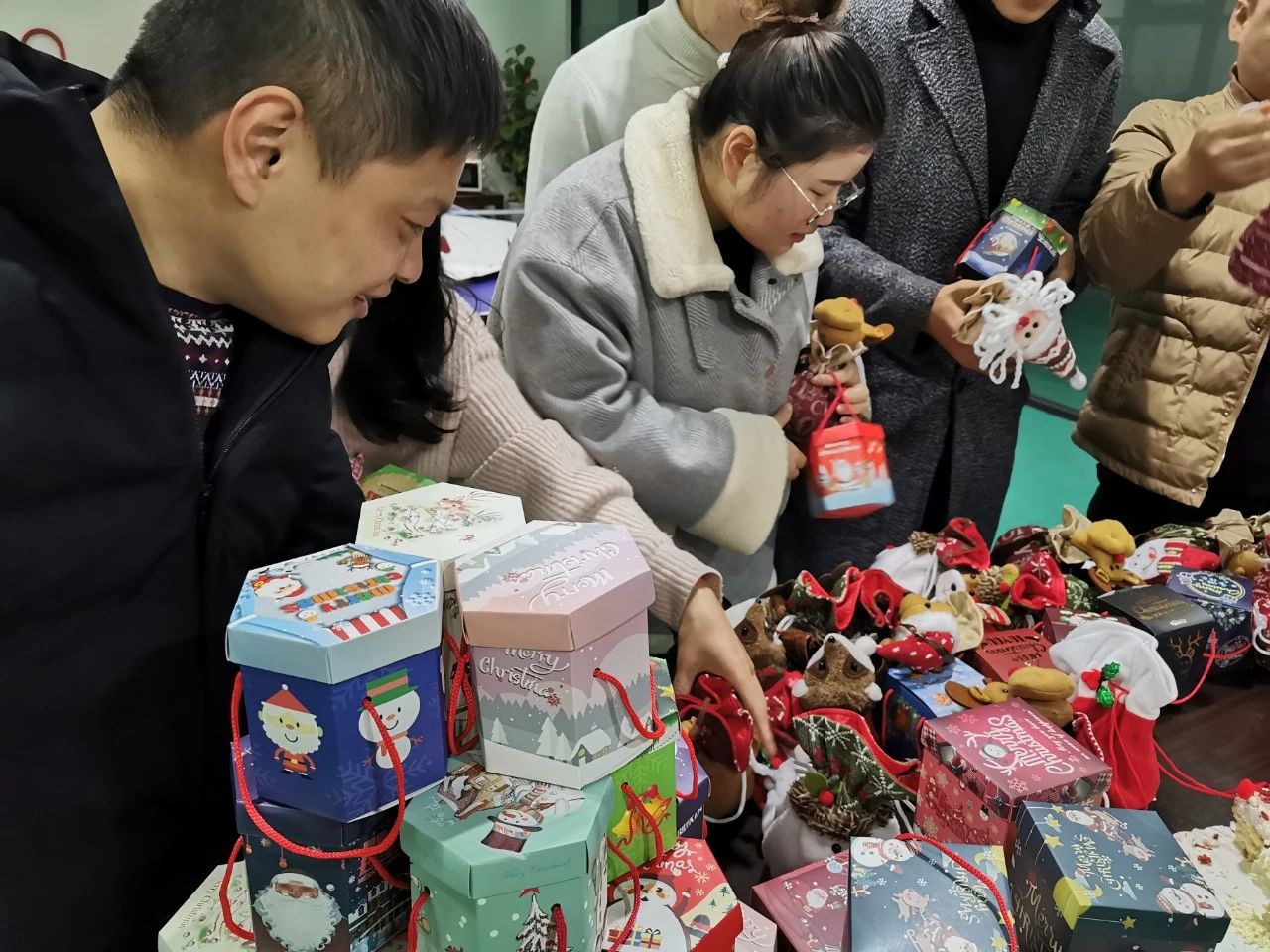 圣誕主題生日趴 | 濃情暖意平安夜，誕愿有你共前行