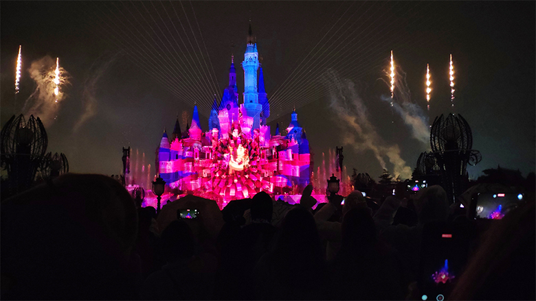 Happy Women’s Day | 歡度三八節(jié)，我們相約上海迪士尼樂園