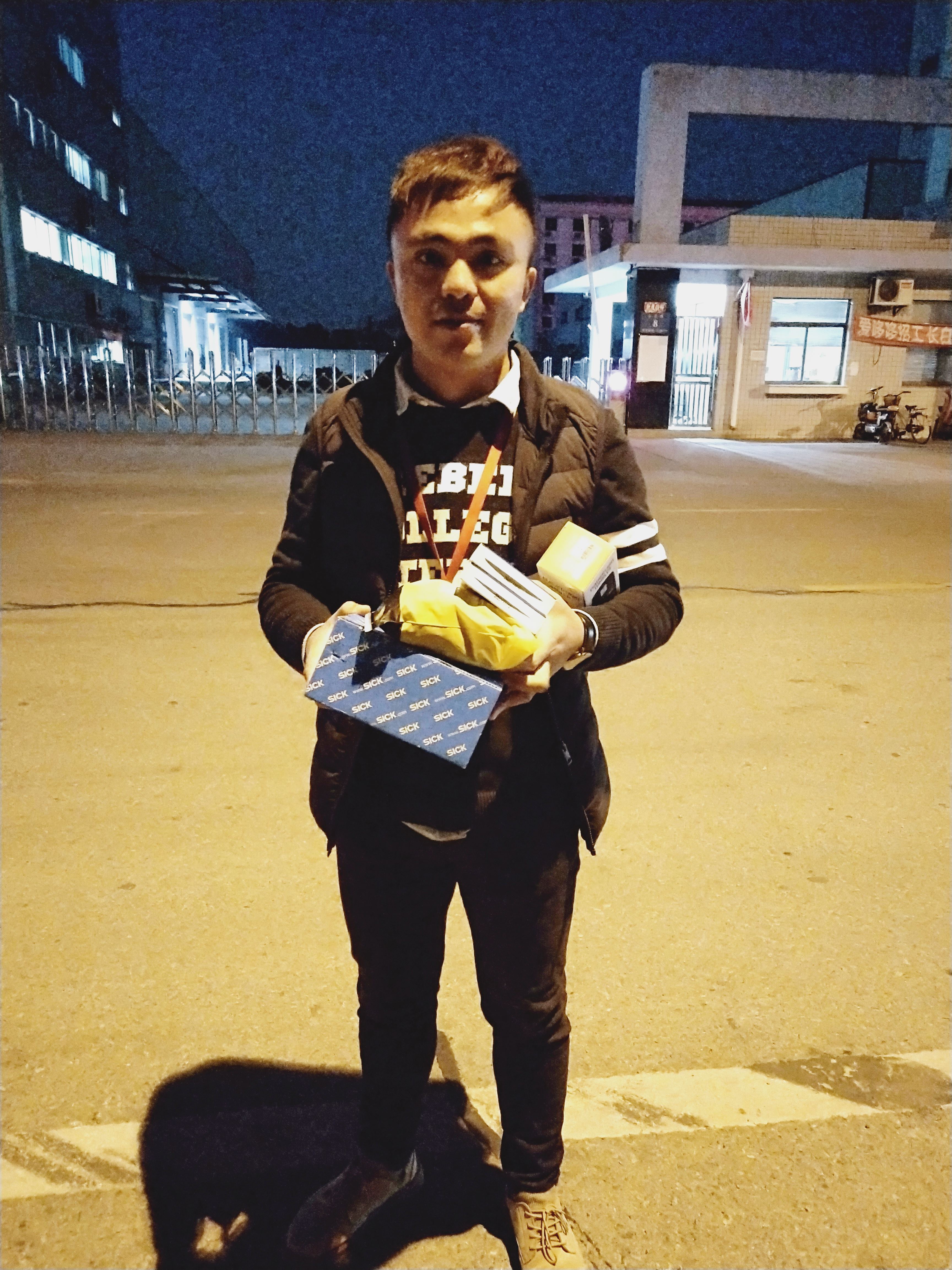 11月中旬，寶開工會組織開展“走一線、送溫暖”關(guān)愛員工暖冬行動。