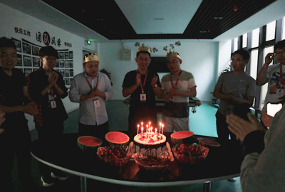 員工集體生日會 | 繽紛五月，把美好的祝福送給你